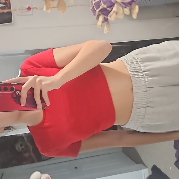 Red crop top - Picture 2 of 2
